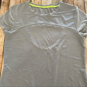 VGUC Athleta Short Sleeve Top Size XS Gray